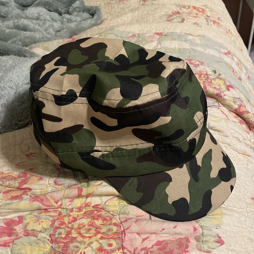 Camo Y2k or outdoor cap